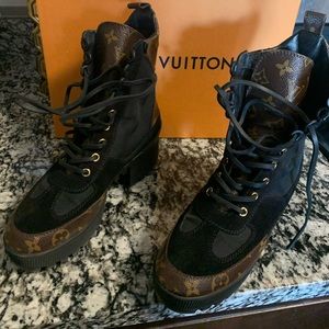 🖤🖤LOUIS VUITTON LAUREATE DESERT BOOT🖤🖤